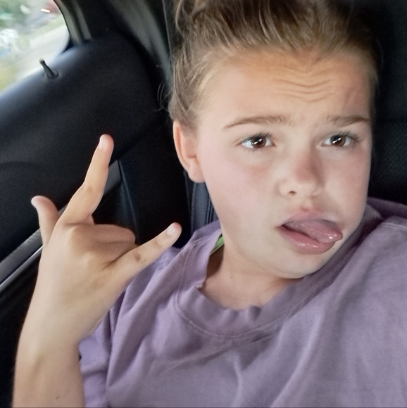 Meet your Posher, Makenna - Picture 1 of 1